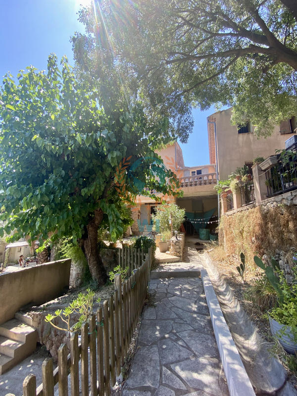 Maison de village - 90 m² - 5 pièces