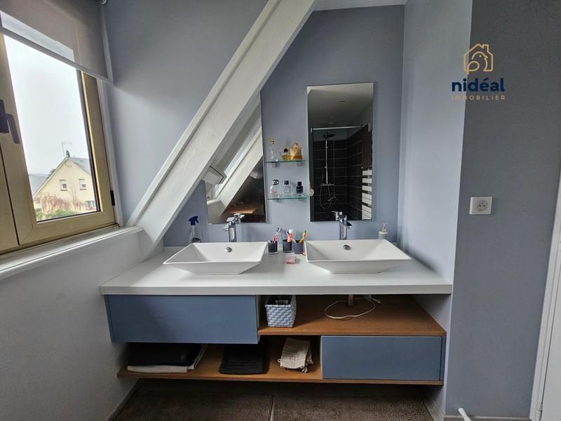 Maison - 201 m² - 7 pièces