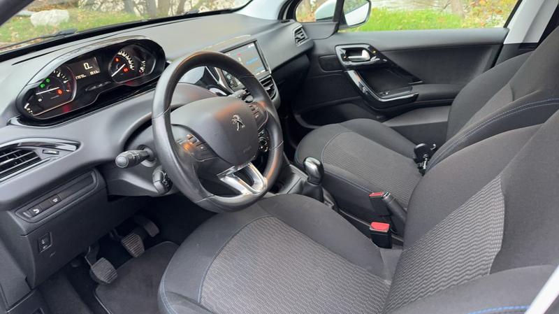 Peugeot 208 1.2 PureTech 82 Signature