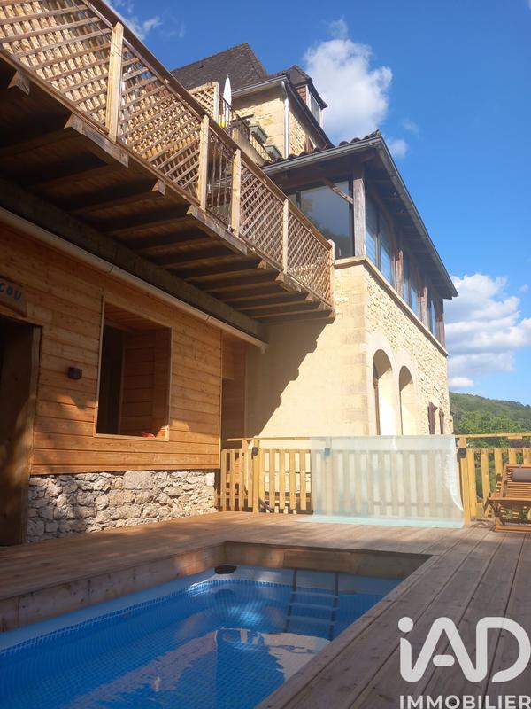 Maison - 265 m² - 13 pièces