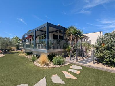 Maison - 220 m² - 6 pièces