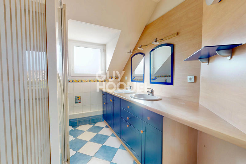 Maison - 105 m² - 5 pièces