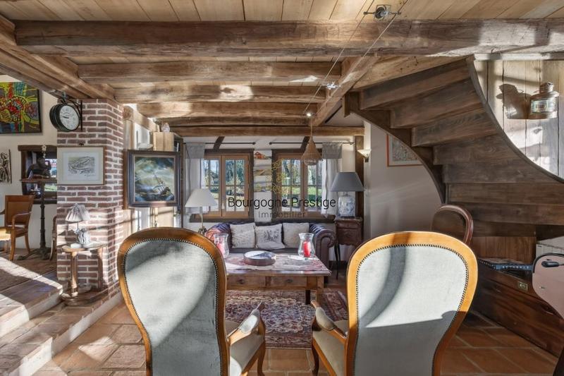 Propriété - 239 m² - 7 pièces