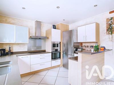 Maison - 179 m² - 8 pièces