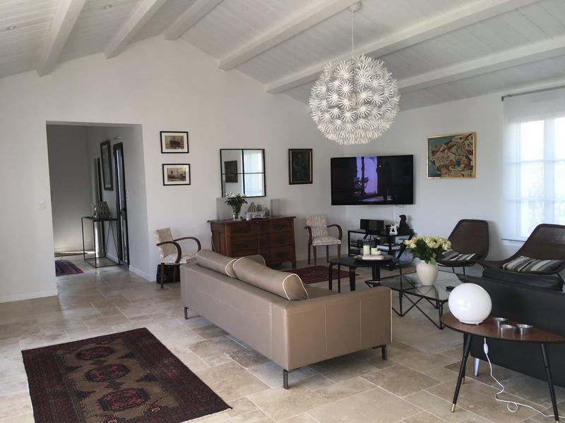 Villa - 235 m² - 9 pièces