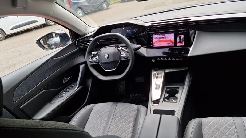 Peugeot 408 PureTech 130 Eat8 Allure