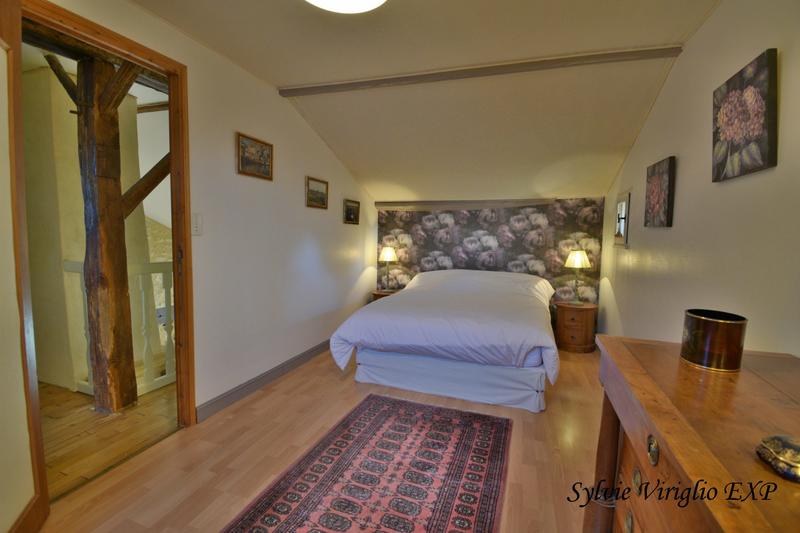 Maison - 207 m² - 6 pièces