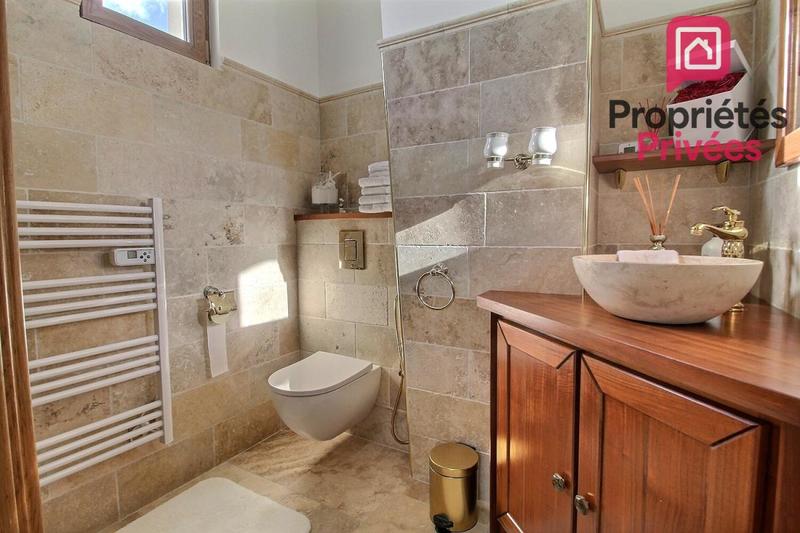 Propriété - 195 m² - 7 pièces