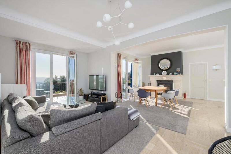 Maison - 205 m² - 6 pièces