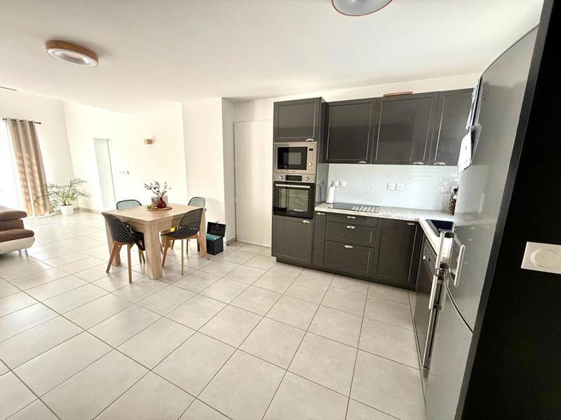 Maison - 98 m² - 4 pièces