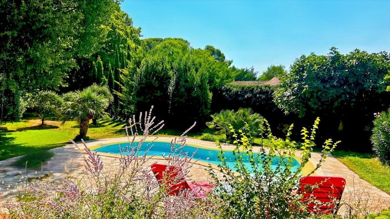 Villa - 251 m² - 7 pièces