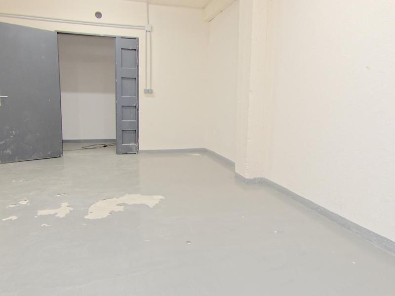 Local commercial - 67 m² - 1 pièce