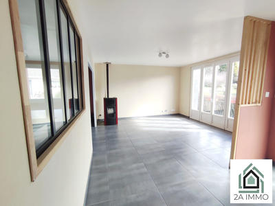 Maison - 98 m² - 5 pièces