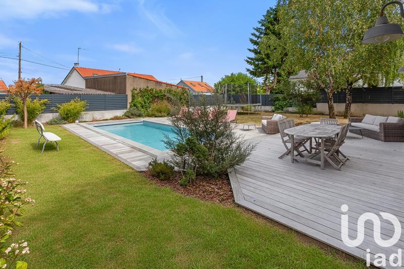 Maison - 198 m² - 9 pièces