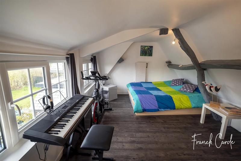 Maison - 280 m² - 11 pièces