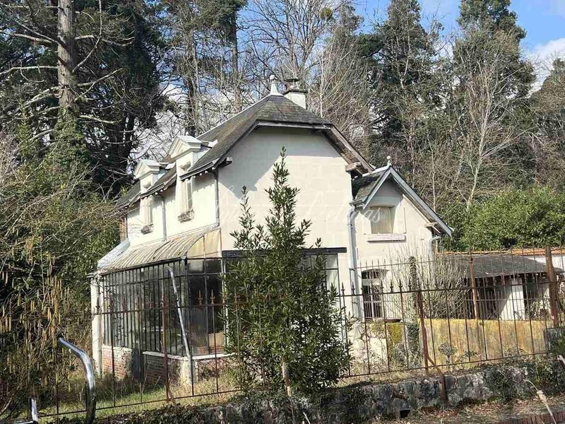 Château - 600 m² - 15 pièces