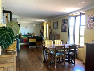 Maison - 185 m² - 9 pièces