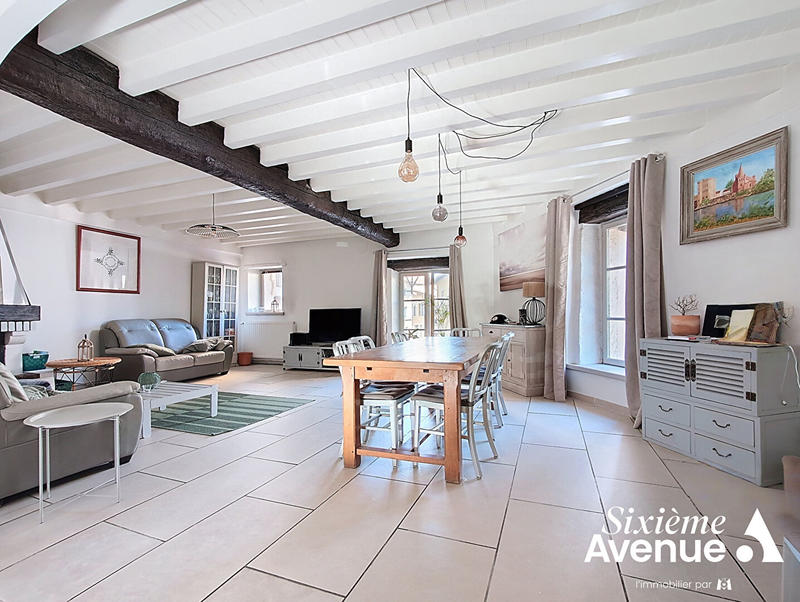 Maison - 160 m² - 8 pièces