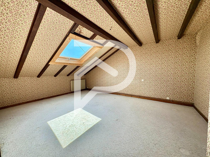 Maison - 1 m² - 7 pièces