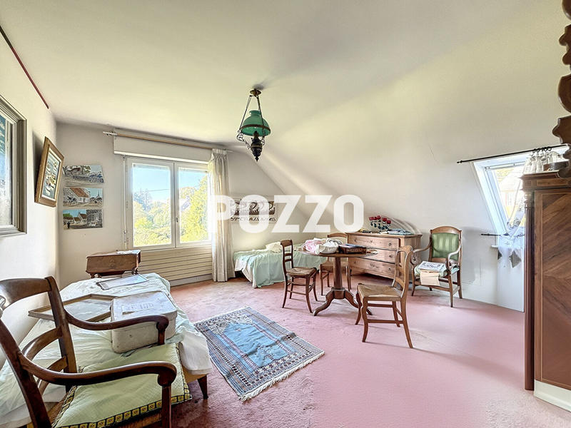 Maison - 232 m² - 6 pièces