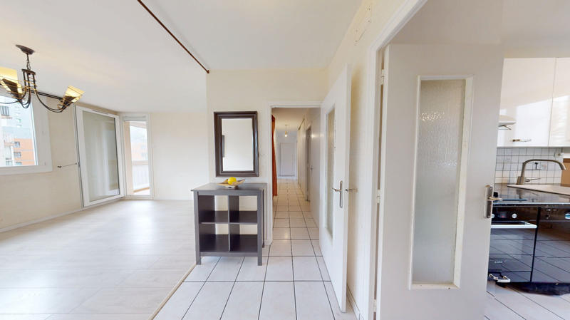 Appartement - 82 m² - 5 pièces