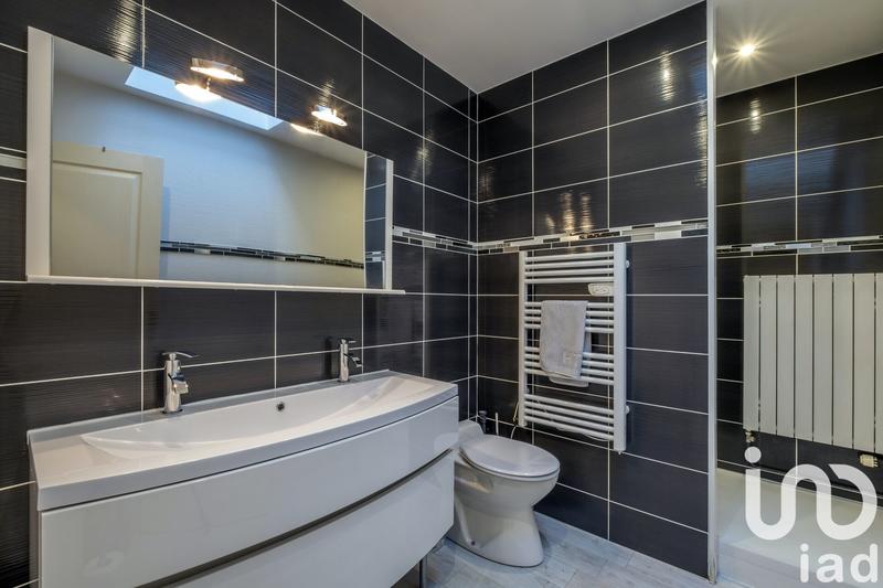 Maison - 370 m² - 9 pièces