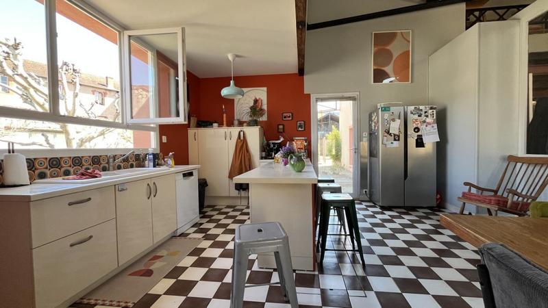 Maison - 250 m² - 7 pièces