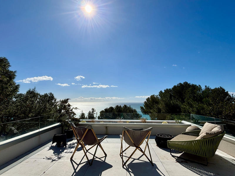 Maison - 280 m² - 8 pièces