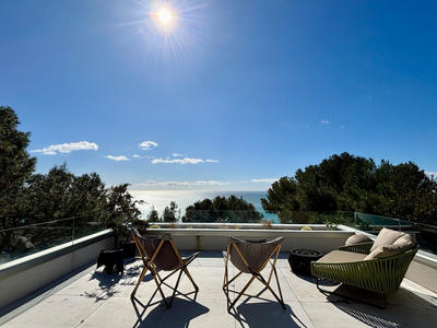 Maison - 280 m² - 8 pièces