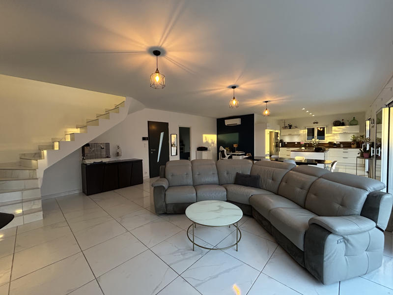 Maison - 160 m² - 6 pièces