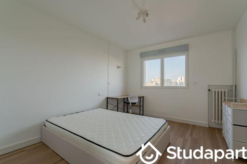 Chambre - 74 m² - 1 pièce