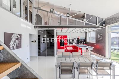 Villa - 260 m² - 9 pièces