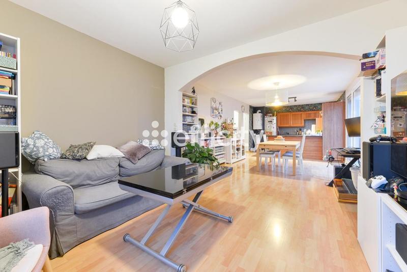 Appartement ancien - 90 m² - 4 pièces