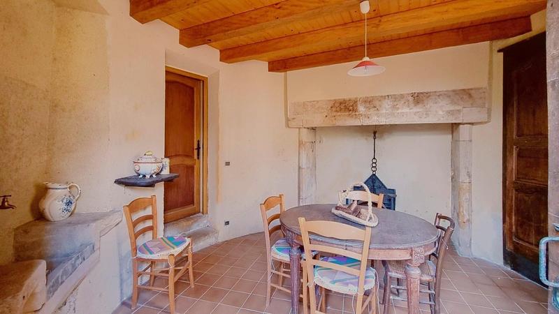 Maison - 185 m² - 10 pièces