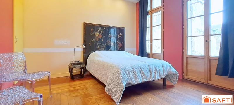 Maison - 269 m² - 8 pièces