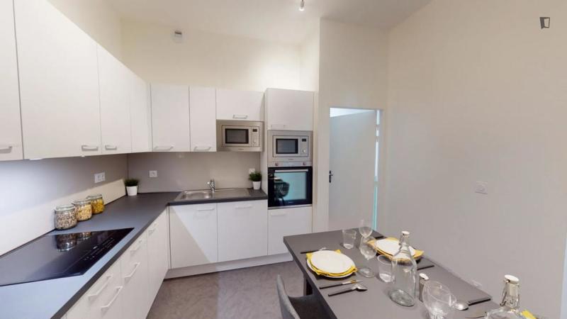 Chambre - 9 m² - 5 pièces