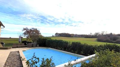 Maison de campagne - 300 m² - 11 pièces