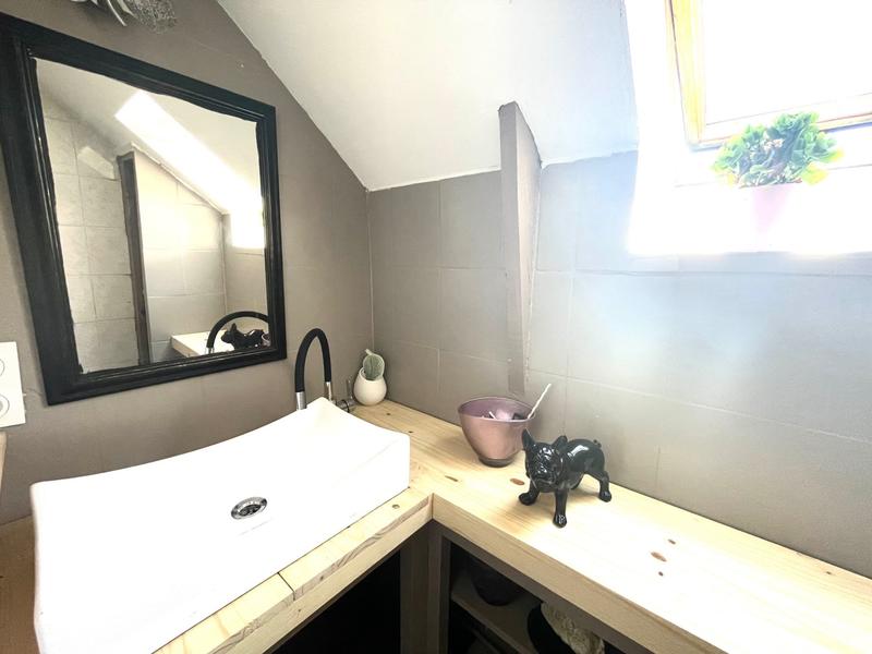 Maison - 232 m² - 9 pièces