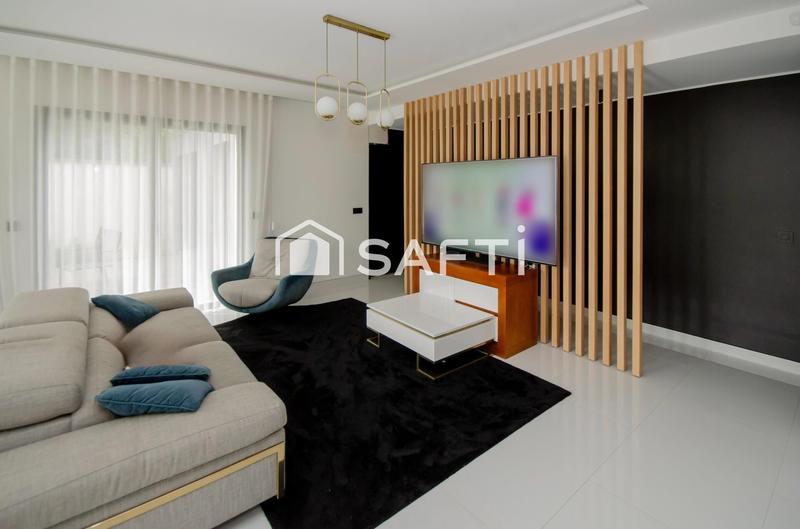 Maison - 185 m² - 8 pièces