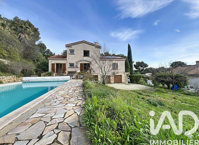 Maison - 170 m² - 7 pièces