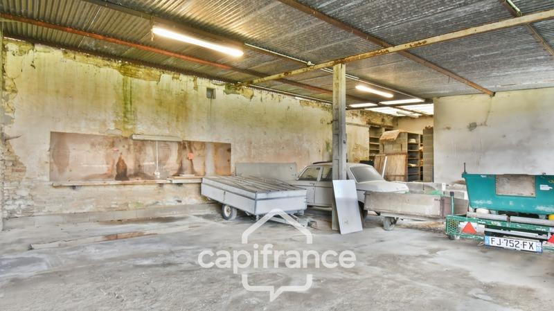 Hangar - 592 m² - 5 pièces