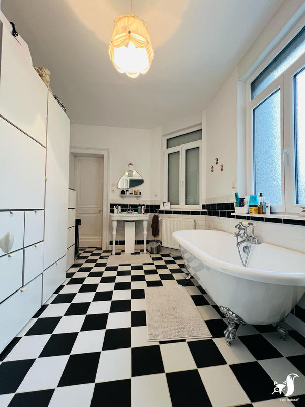 Maison - 218 m² - 8 pièces