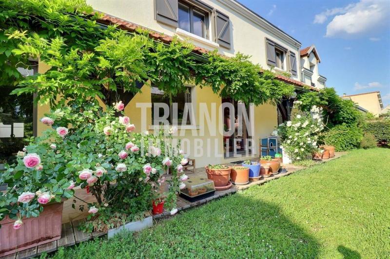 Maison - 241 m² - 8 pièces