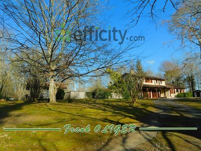 Maison - 300 m² - 11 pièces