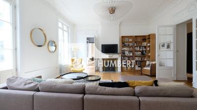 Appartement - 176 m² - 6 pièces