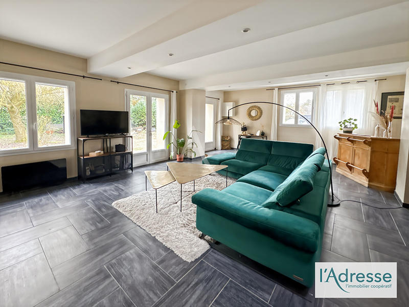 Maison - 230 m² - 7 pièces