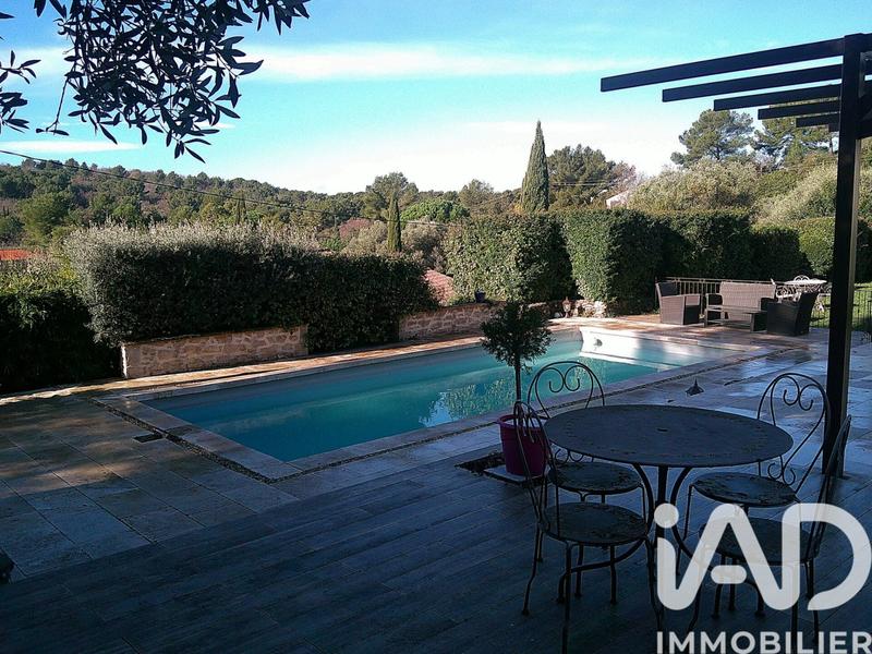 Maison - 185 m² - 7 pièces