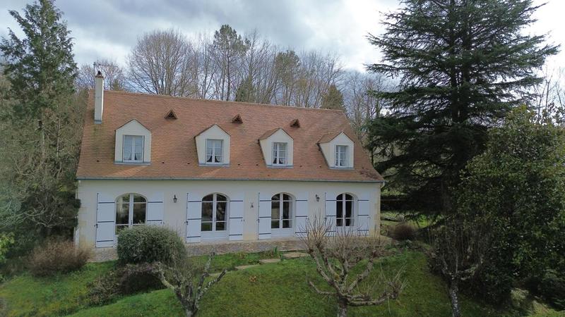 Maison - 208 m² - 6 pièces