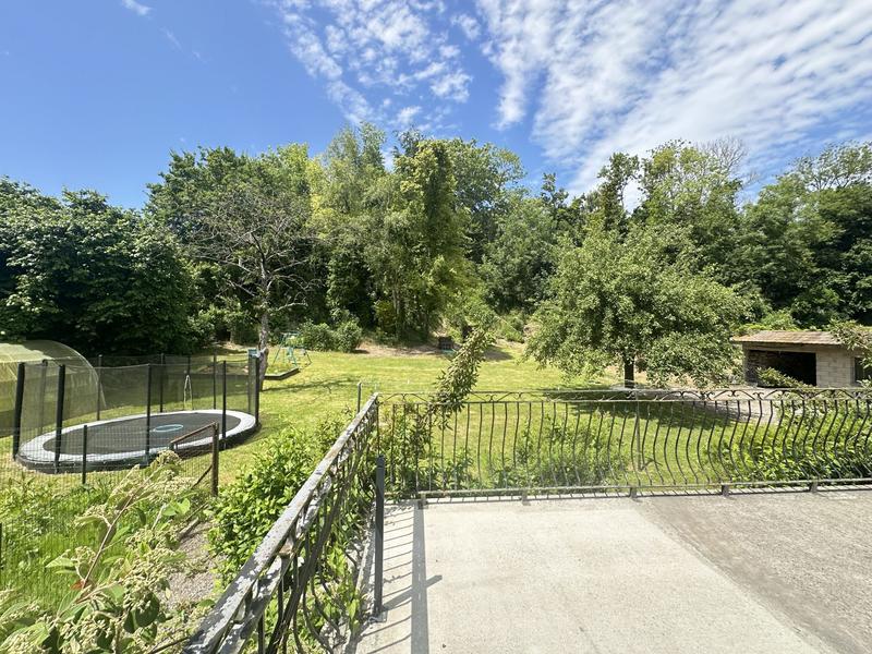 Maison - 182 m² - 8 pièces