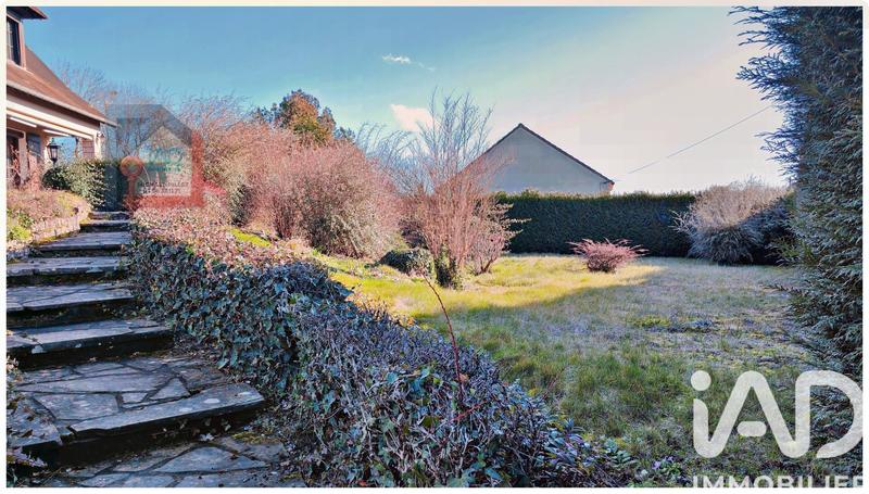 Maison - 198 m² - 8 pièces